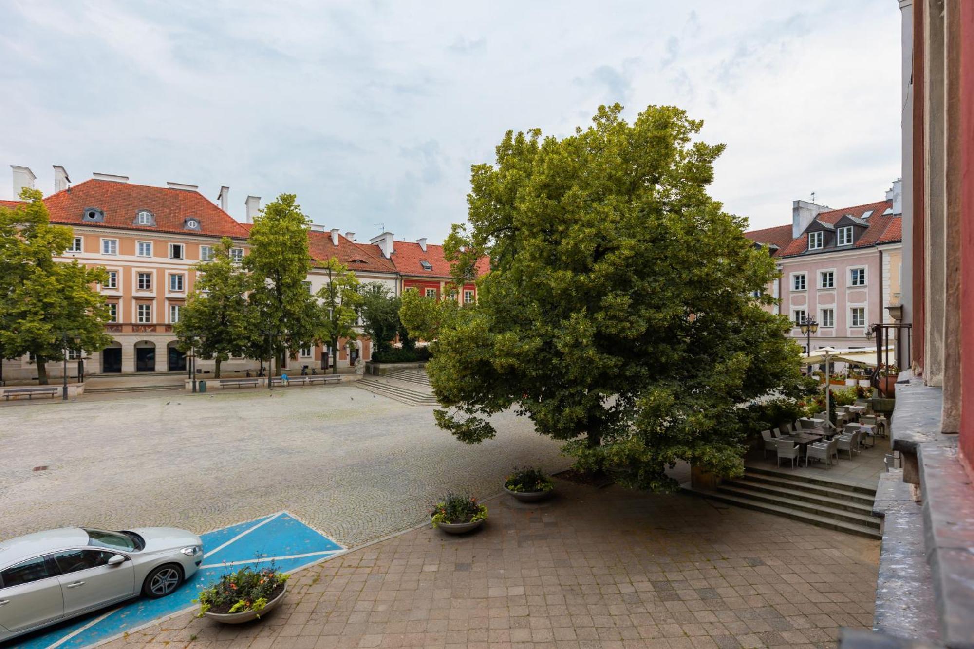 Appartement New Town Square For 5 Guests By Renters Warschau