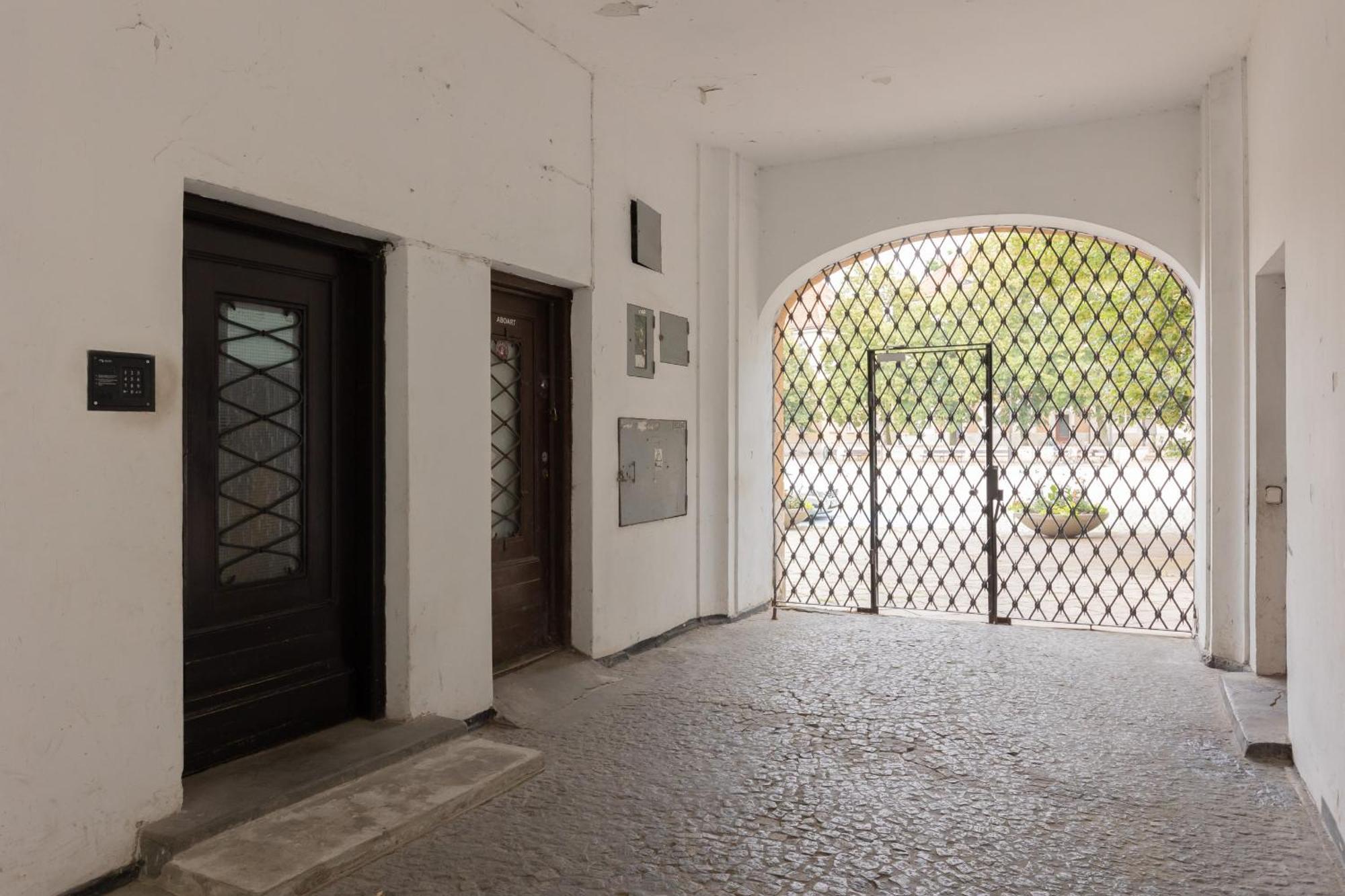New Town Square For 5 Guests By Renters Leilighet